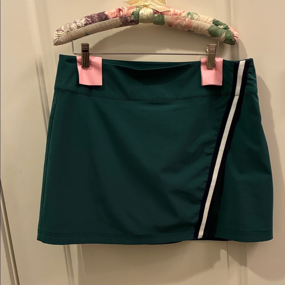 VINEYARD VINES sz M Women's GOLF Skort with Stripe Detail